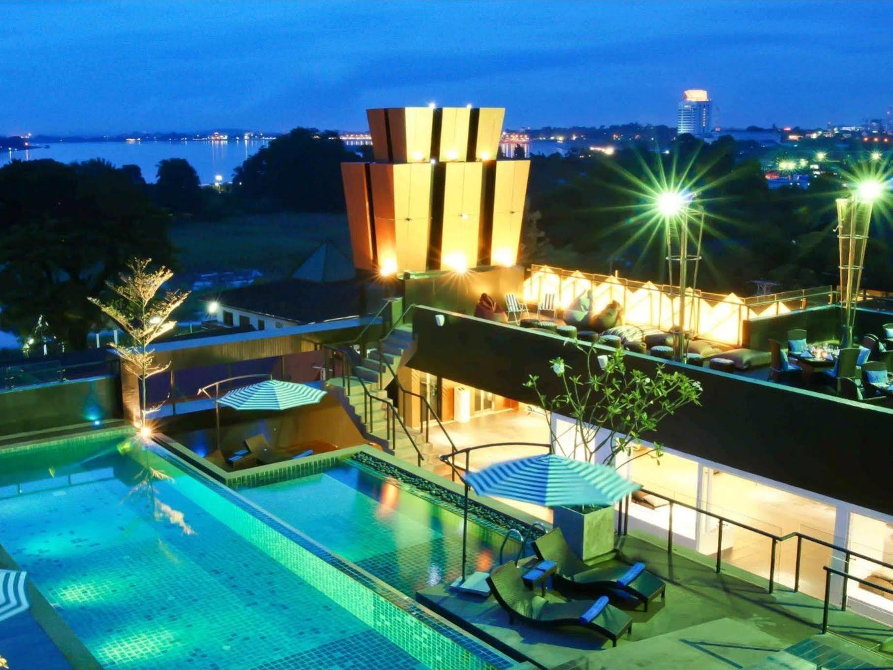 Rashmi'S Plaza Hotel Vientiane Exterior foto